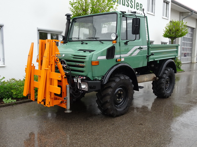 Unimog 1400 mit Hubstapler