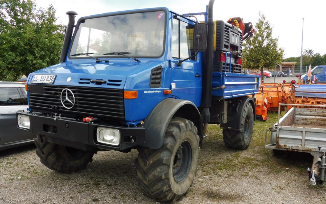 Zwei Unimog